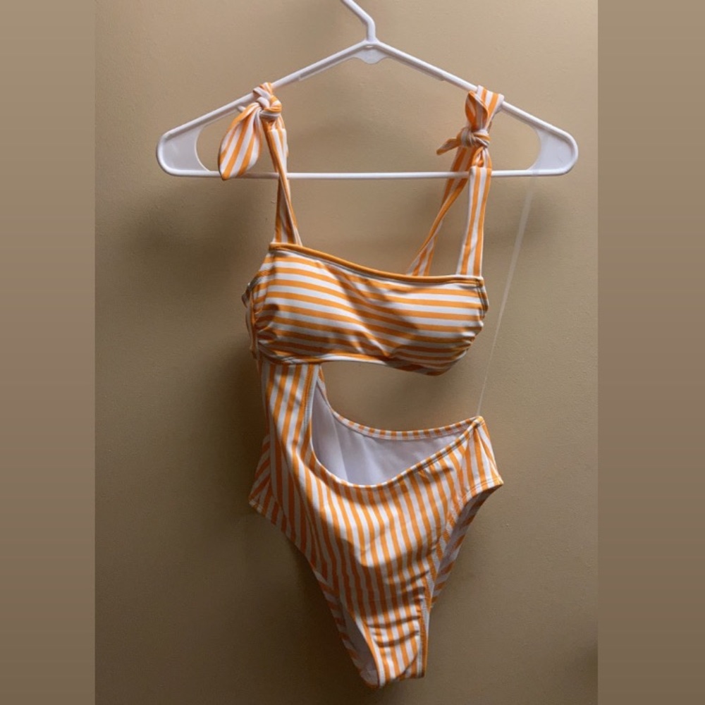 One piece bikini